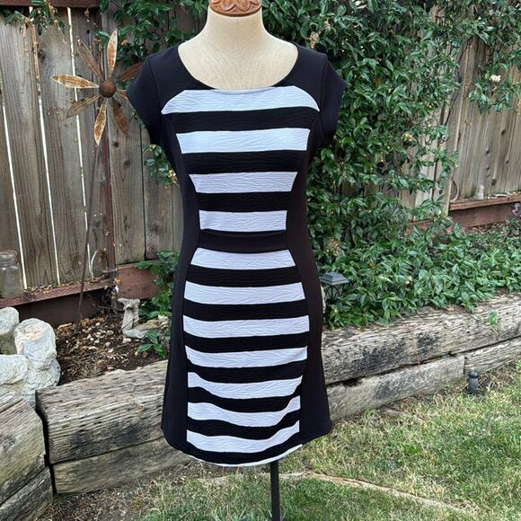 Le Lis USA Stripe Black and White Bodycon Dress Women's size Medium - Picture 1 of 10